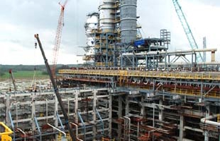 Nhà máy Lọc dầu Dung Quất chính thức hoạt động từ 25/2/2009