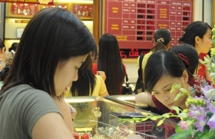 Một tuần, giá vàng hai lần lập kỷ lục