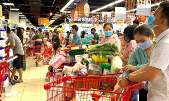 Bán lẻ hàng hoá và dịch vụ tiêu dùng tháng 2 giảm