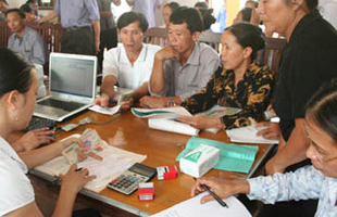 Nông dân vay vốn hỗ trợ: Muốn vay vốn mới, phải trả nợ cũ!