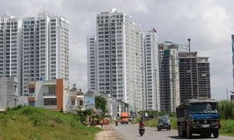 Vốn cho bất động sản: Rót tiếp hay dừng?