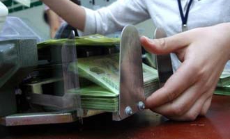 Siết chặt đầu tư “tay trái”