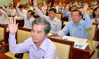 Tp.HCM thống nhất tách 13 quận thành chính quyền riêng biệt