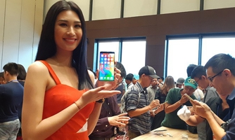 
Ra mắt Bphone 3, Chủ tịch Bkav tin "những tràng vỗ tay là rất thật"