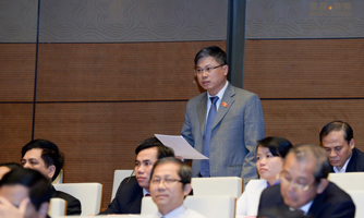 Giá thuốc ở Việt Nam: Nhập hơn 4 triệu, bán 14 triệu