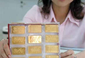 Chạy tránh “cơn bão” vàng