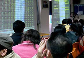 Chứng khoán gặp “dữ” hóa “lành”