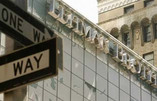 Lehman Brothers đẩy Phố Wall ngập trong sắc đỏ