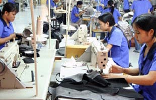 “Kích cầu” và bài toán chống thất nghiệp