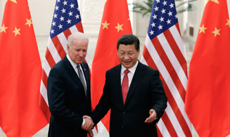 Cựu đại sứ Mỹ: "Trung Quốc có thể muốn ông Biden thắng cử hơn là ông Trump"