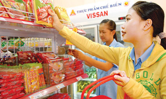 Thị trường Tết: Không thiếu hàng, “sốt” giá