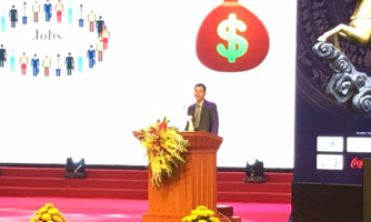 "Không nên khoác cho doanh nhân quá nhiều áo"