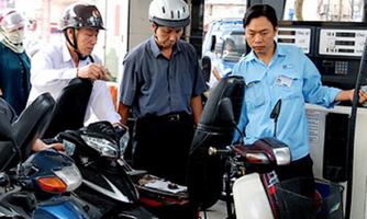 Từ 1/1/2012 sẽ ngừng thu phí xăng dầu