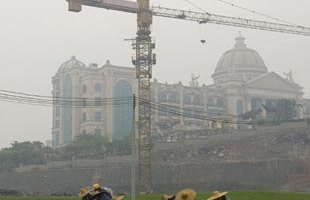Lỗ nặng vì bất động sản Trung Quốc