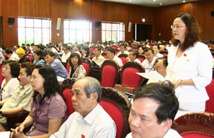 Lúa gạo tiếp tục làm “nóng” nghị trường