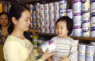 Hiến kế giảm giá sữa ngoại