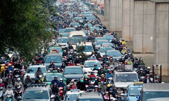 Hà Nội lại muốn hạn chế xe trên đường