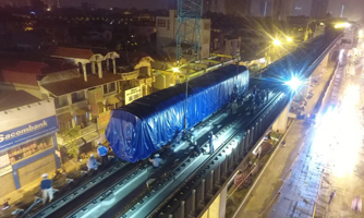 Toa tàu đầu tiên tuyến Cát Linh - Hà Đông chính thức lên ray