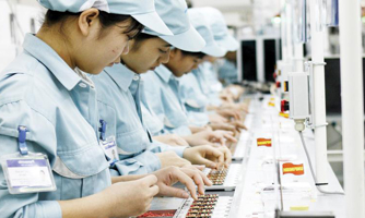 Cạnh tranh thu hút FDI bằng ưu đãi thuế, đất đai là "cuộc đua xuống đáy"