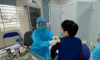 377 người đầu tiên tiêm vaccine Covid-19 chưa ghi nhận phản ứng sau tiêm