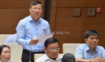 Uỷ ban Chứng khoán Nhà nước nên hay không nên "ra ở riêng"?