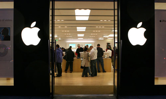 Tiền của Apple được ví với GDP Việt Nam