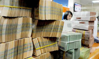 Ngân hàng “vất vả” vì tiếp tục thừa tiền