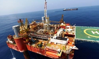 Giá giảm, khai thác dầu thô của Việt Nam vẫn tăng mạnh
