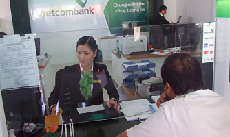 Ngân hàng hạ lãi suất trước mùa cao điểm