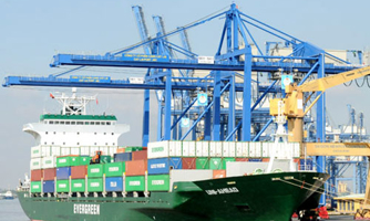 Xuất siêu trở lại sau gần 20 năm