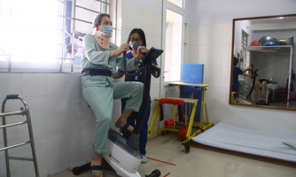 Nguy cơ bại liệt do chấn thương cột sống cổ