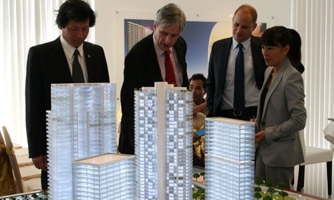 Địa ốc trong nước khấp khởi chờ khách ngoại