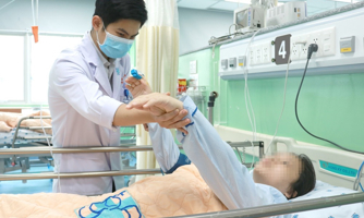Một sản phụ bị dị dạng mạch máu não hiếm gặp.