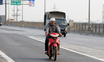 Xe máy vào cao tốc có biển cấm có thể bị tịch thu