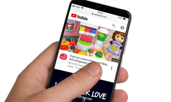 YouTube thay đổi chính sách làm clip cho trẻ em