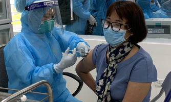 Điều chuyển gấp 15.000 liều vaccine phòng Covid-19 cho 8 tỉnh khu vực Tây Nam Bộ