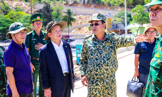 Lãnh đạo tỉnh Cà Mau và T&T Group thăm, tặng quà chiến sỹ đảo Hòn Khoai