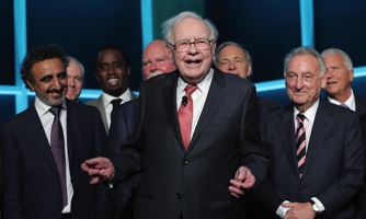 Bất chấp chứng khoán phá đỉnh, Warren Buffett vẫn giữ khối tiền mặt khổng lồ hơn 145 tỷ USD