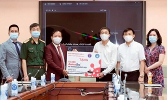 Bộ Y tế tiếp nhận 10.000 bộ kit xét nghiệm Covid-19 