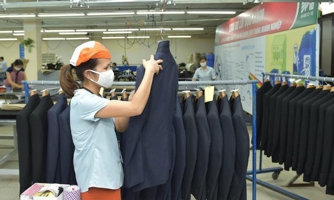 Từ khoá "T-shirt", "jean" được tìm kiếm nhiều trên Amazon và mang lại doanh thu hàng chục triệu USD