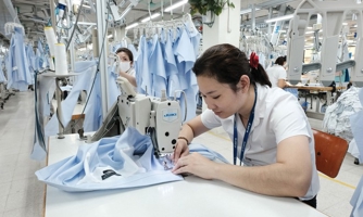 Đơn hàng rớt giá thảm, doanh nghiệp dệt may lao đao