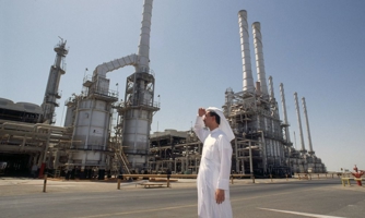 Giá dầu tăng vọt nhờ đồng USD xuống giá, tin đàm phán Mỹ-Iran