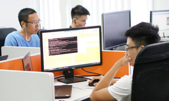 Thấy gì sau mức lương "khủng" của kỹ sư IT?