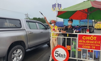 "Khổ" vì giấy xét nghiệm, "rối bời" vì quy định, doanh nghiệp vận tải kêu trời