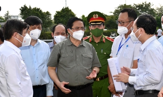 Thủ tướng yêu cầu chi viện ngay nhân lực y tế cho địa phương có nhiều ca nhiễm, bệnh nặng