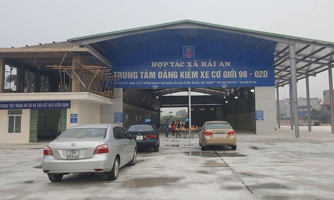 Từ 1/10, "nới" chu kỳ đăng kiểm thêm 6 tháng cho xe taxi, Grab