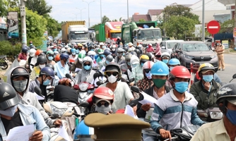 Lao động ồ ạt về quê, nguy cơ thiếu hụt nhân lực sau dịch đang hiện hữu