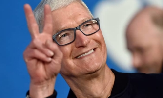 Vừa lĩnh thưởng 5 triệu cổ phiếu Apple, Tim Cook bán ngay lấy 750 triệu USD