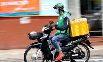 Hà Nội: "Shipper" được hoạt động từ 9 - 20 giờ hàng ngày