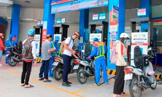 Đồng loạt tăng giá, xăng RON95-III vượt qua ngưỡng 24.000 đồng/lít